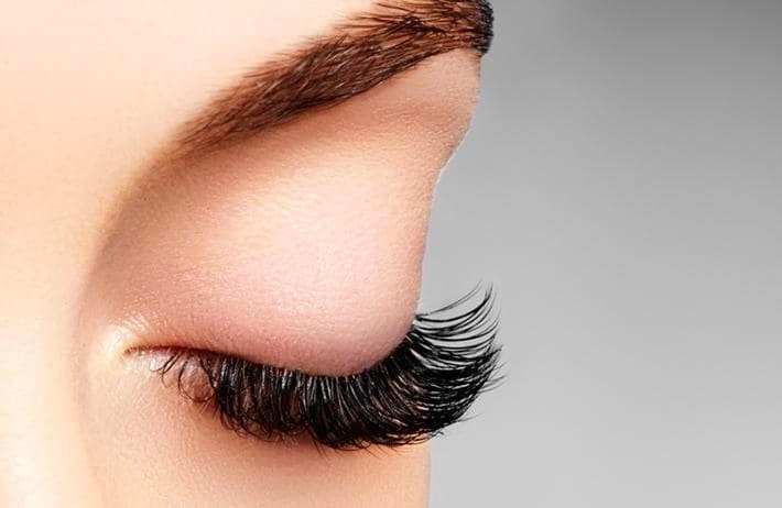 Desperte sua paixão pela beleza! Curso de Alongamento de Cílios com Certificação Profissional